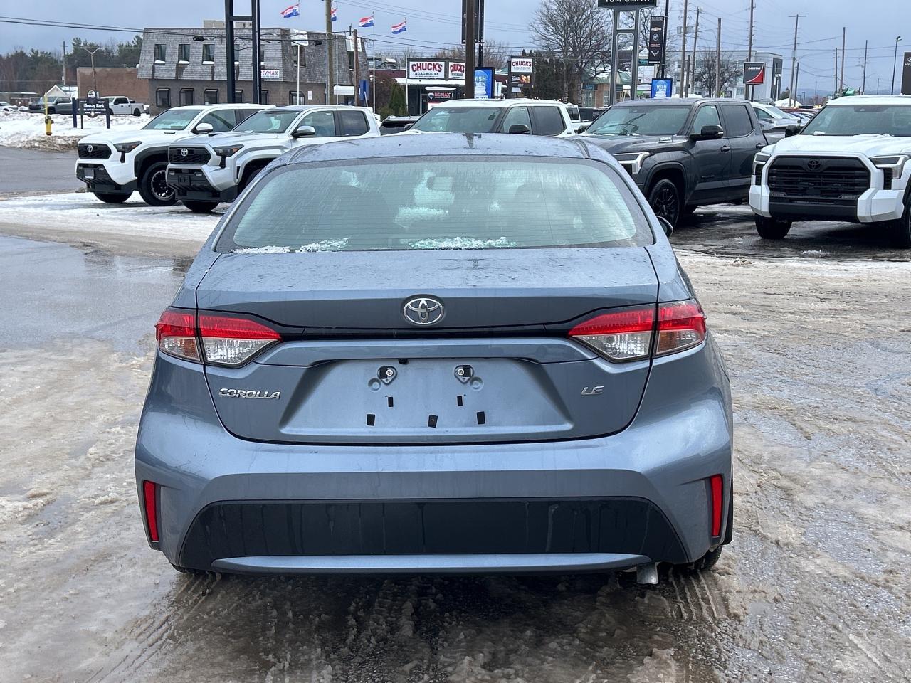 2021 Toyota Corolla LE Photo3