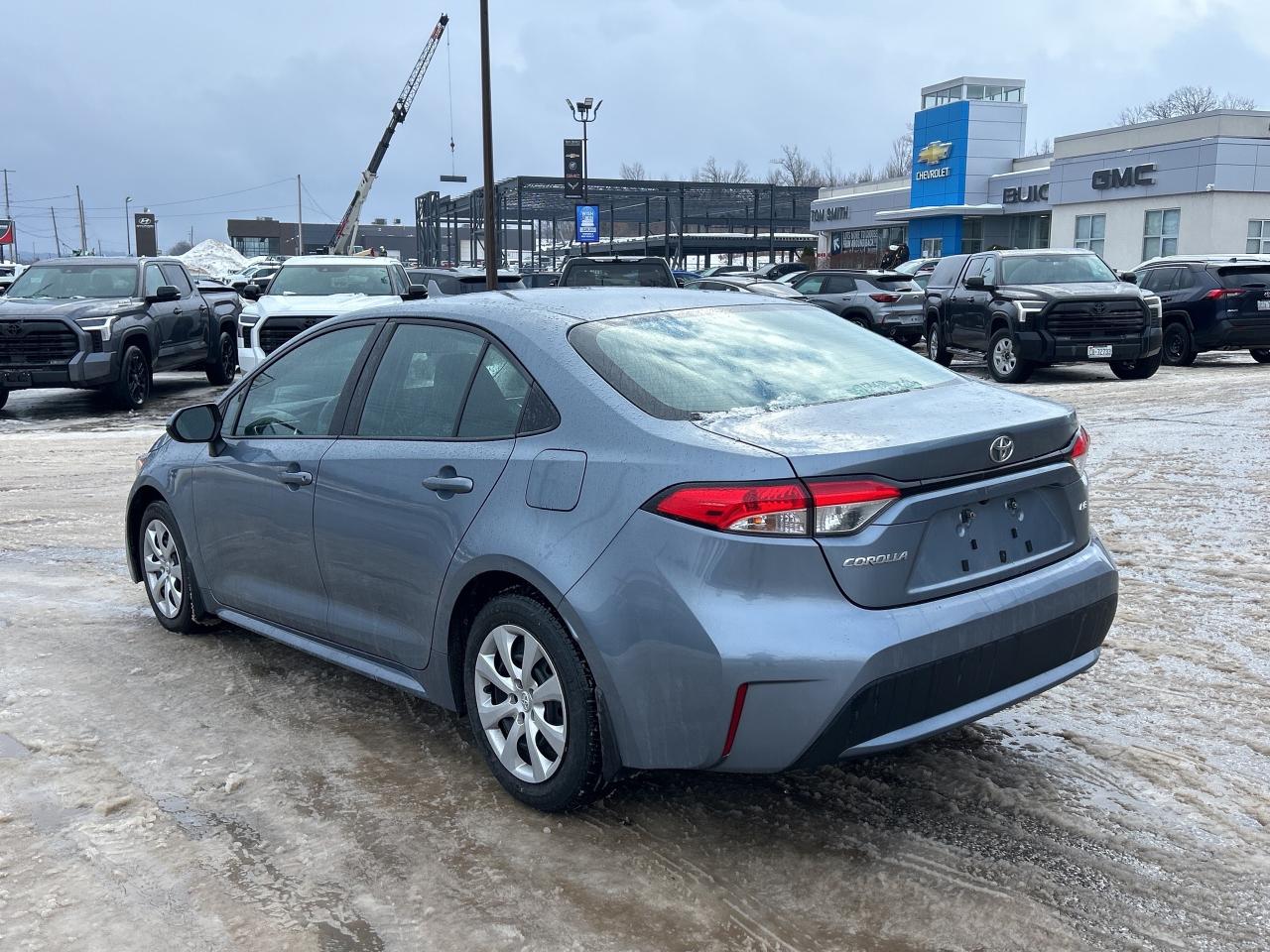 2021 Toyota Corolla LE Photo