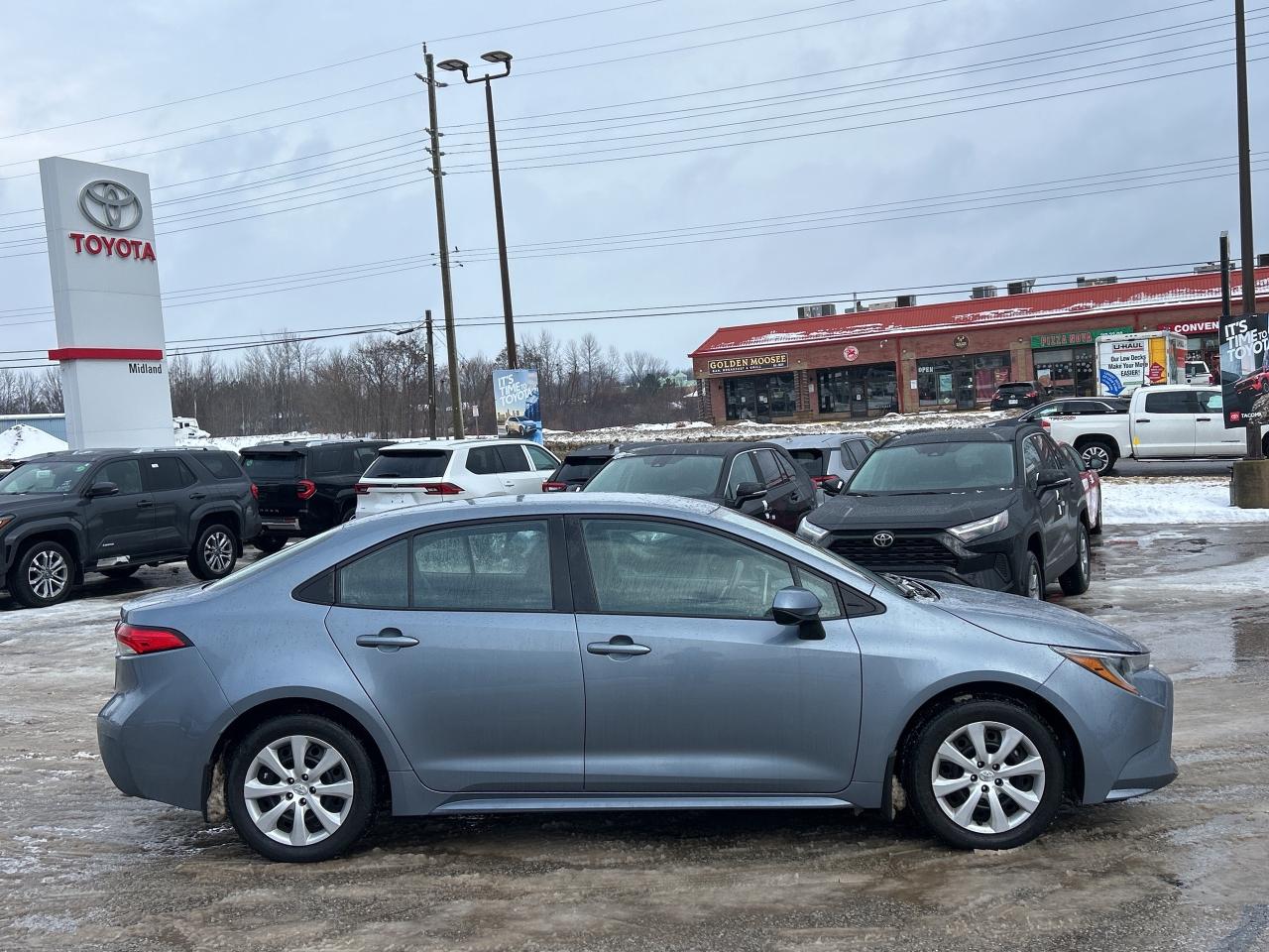2021 Toyota Corolla LE Photo