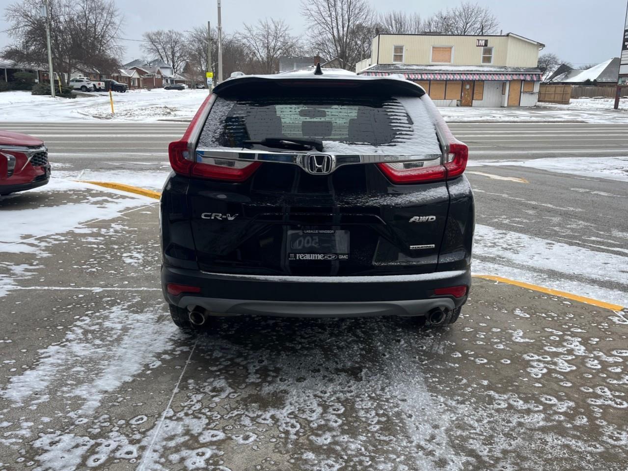 2017 Honda CR-V TOURING ALL THE TOYS NO ACCIDENTS Photo