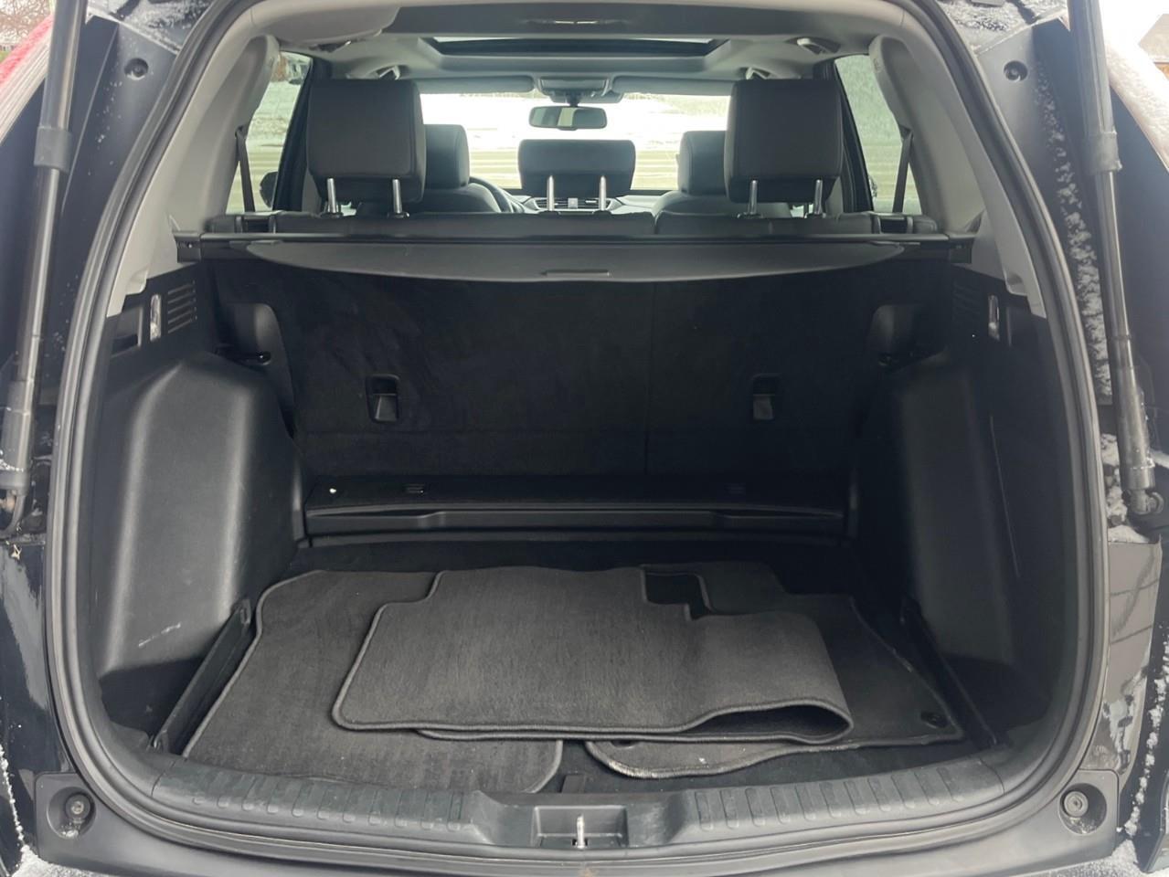 2017 Honda CR-V TOURING ALL THE TOYS NO ACCIDENTS Photo