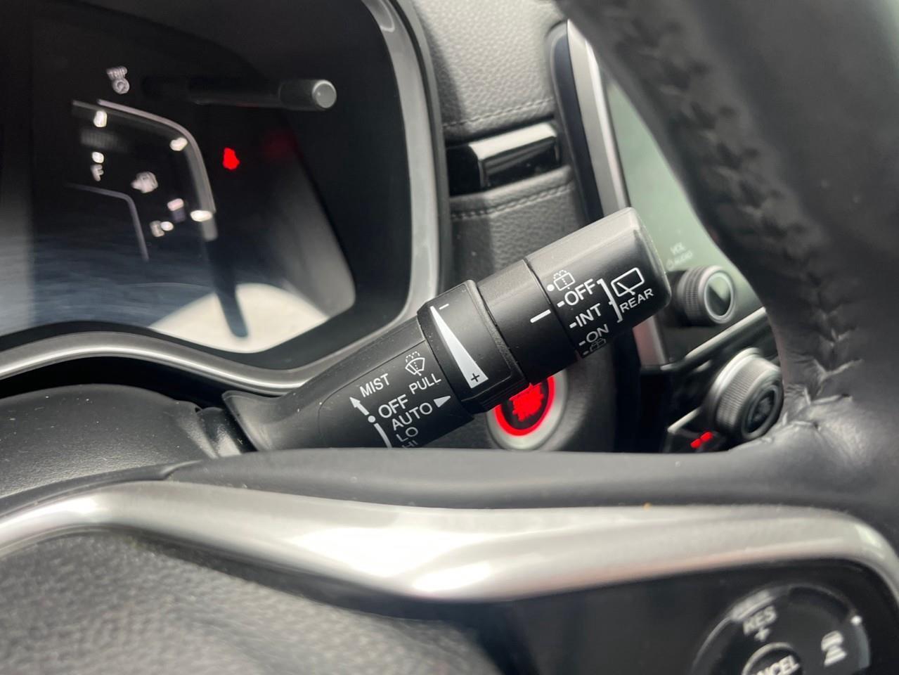 2017 Honda CR-V TOURING ALL THE TOYS NO ACCIDENTS Photo