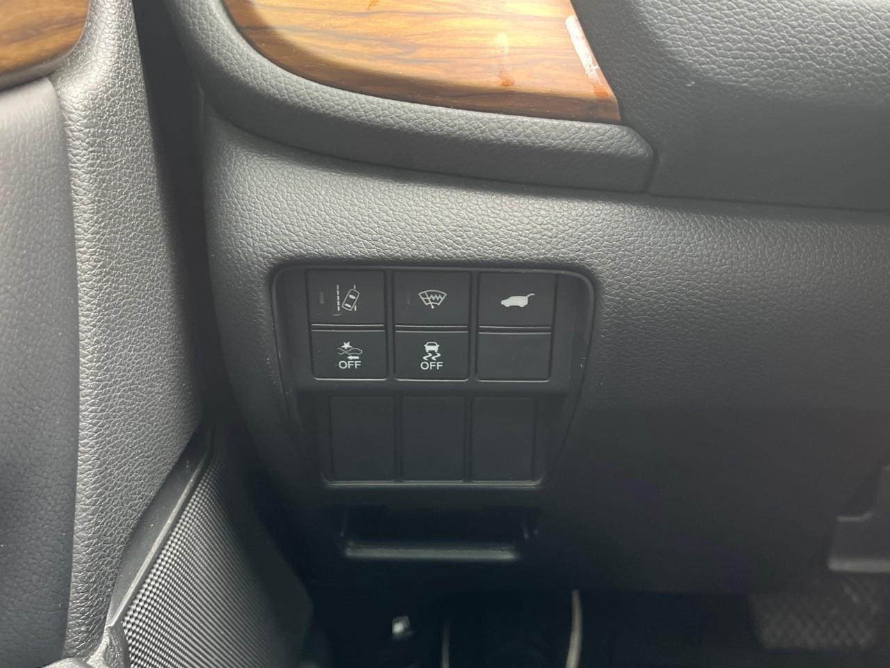 2017 Honda CR-V TOURING ALL THE TOYS NO ACCIDENTS Photo