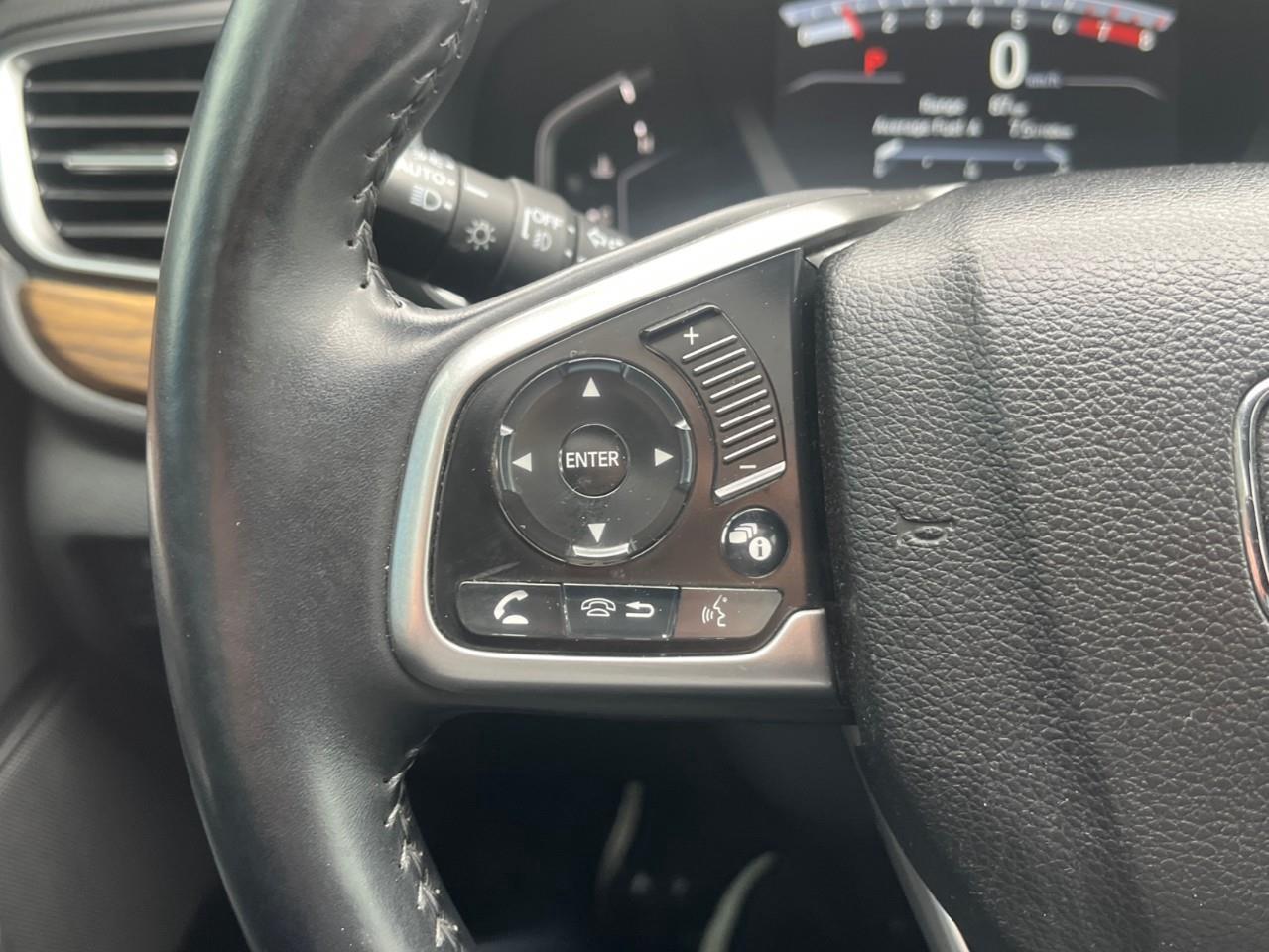 2017 Honda CR-V TOURING ALL THE TOYS NO ACCIDENTS Photo