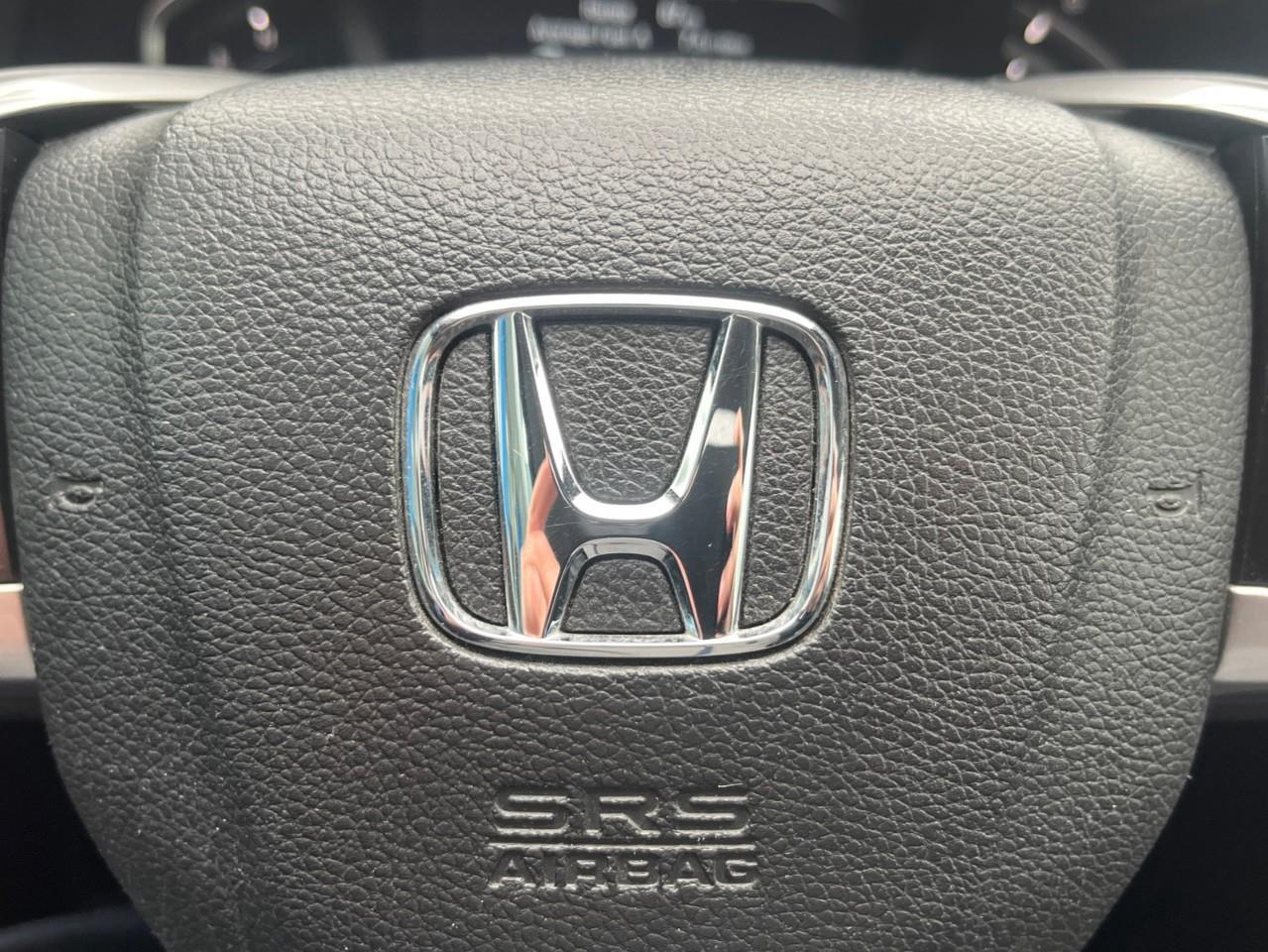 2017 Honda CR-V TOURING ALL THE TOYS NO ACCIDENTS Photo