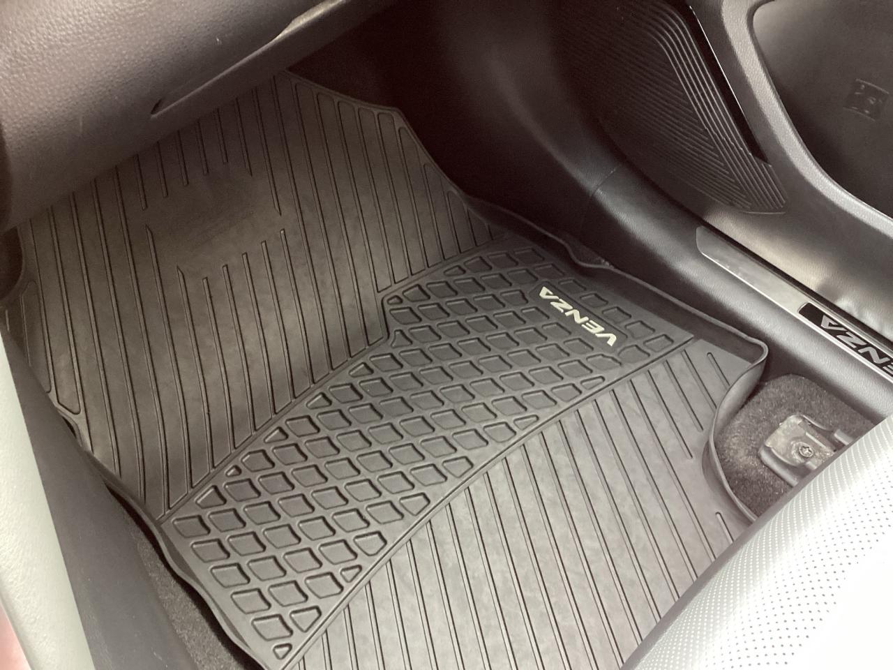 2021 Toyota Venza XLE AWD Photo