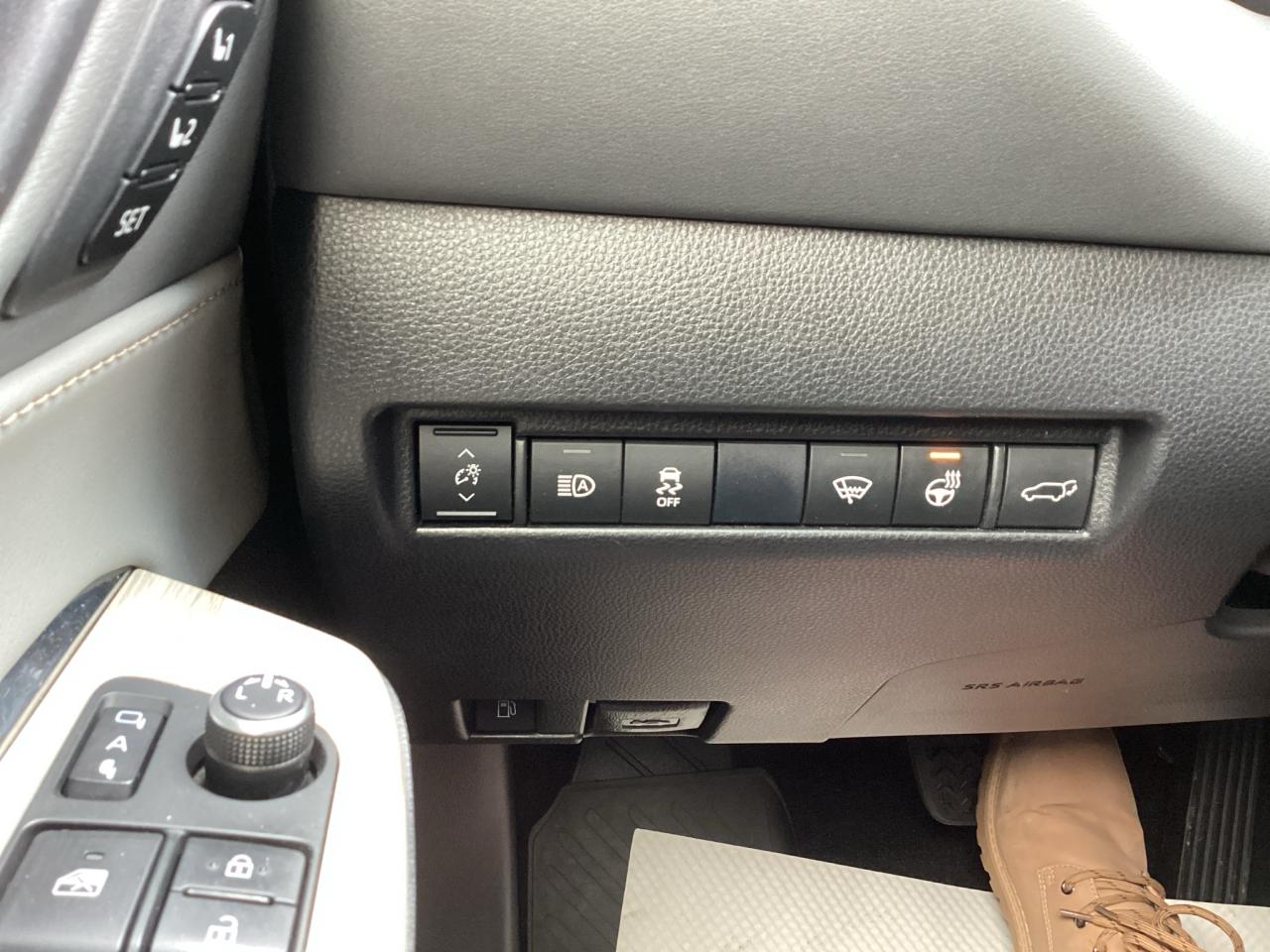 2021 Toyota Venza XLE AWD Photo