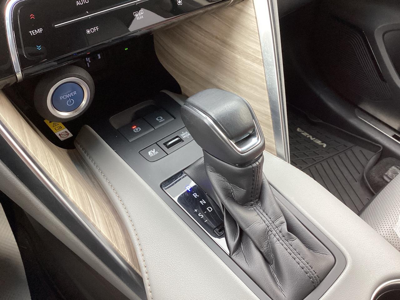 2021 Toyota Venza XLE AWD Photo