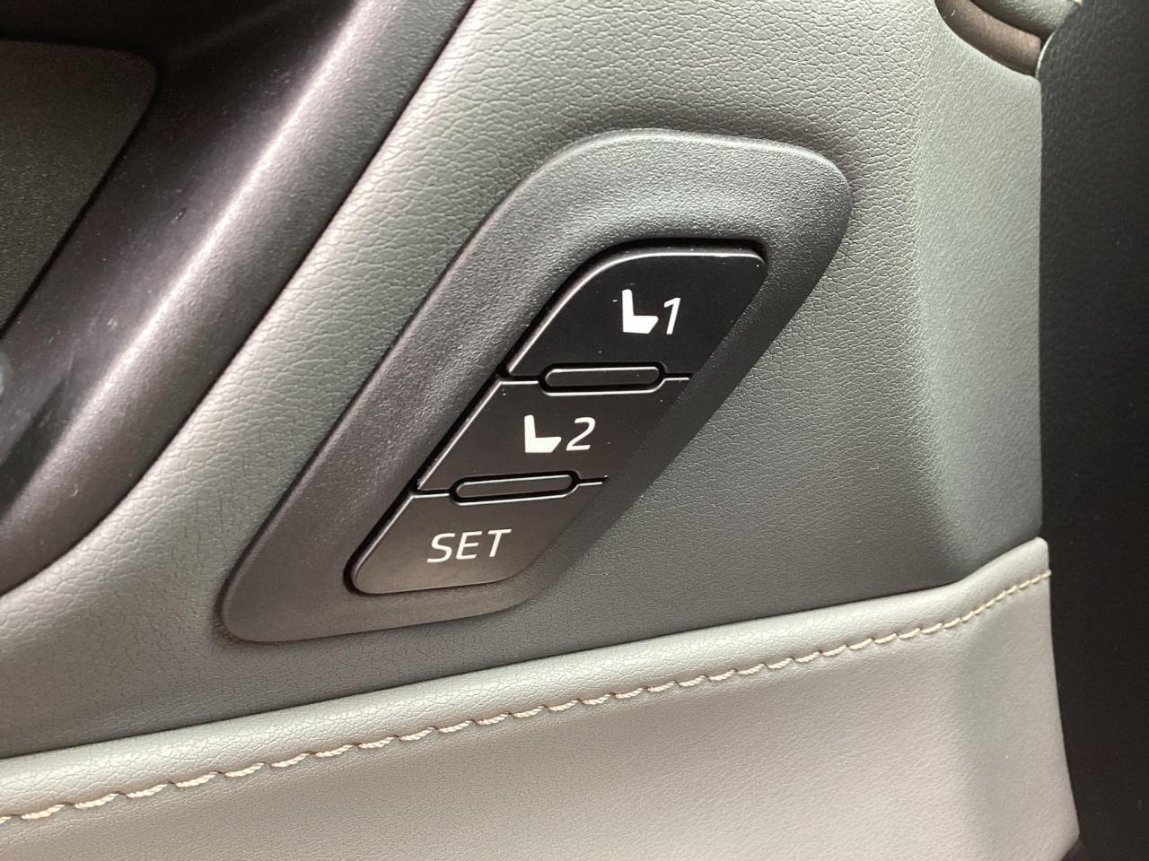 2021 Toyota Venza XLE AWD Photo