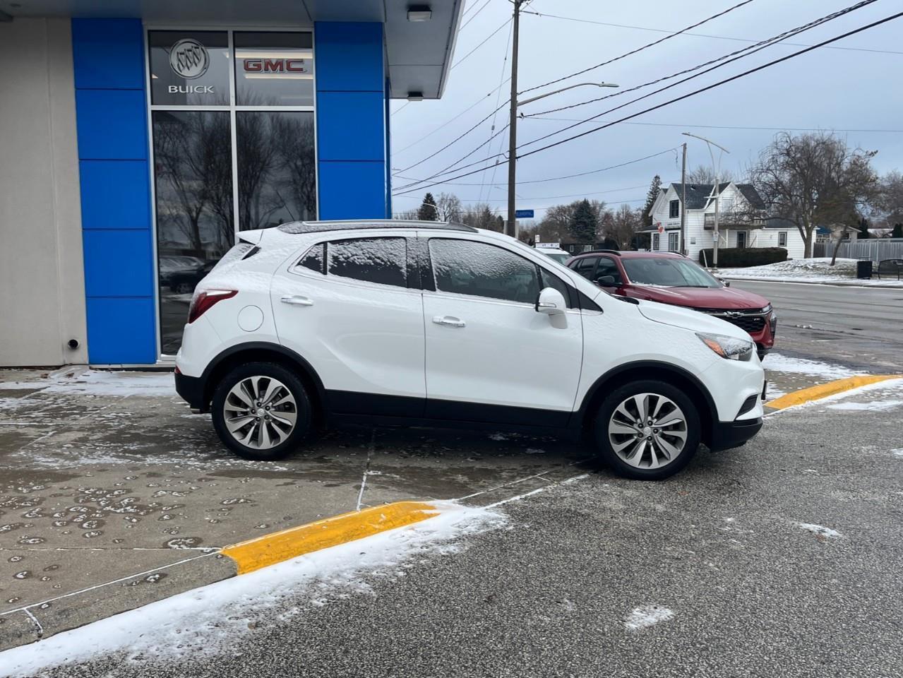 2018 Buick Encore PREFERRED SERVICED HERE/BOUGHT HERE Photo3
