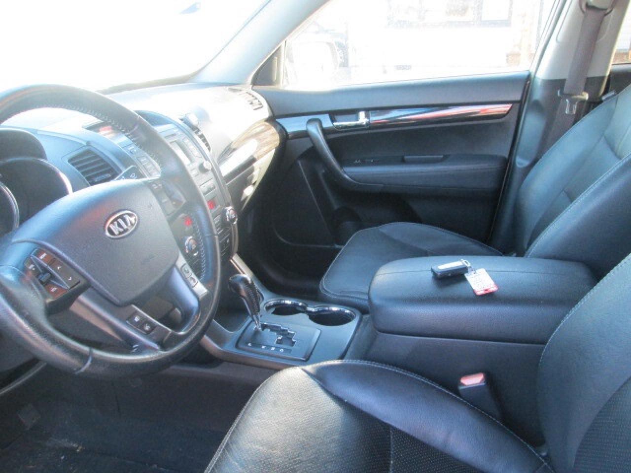2012 Kia Sorento AWD 4dr V6 Auto EX, Leather, Heated Seats Photo