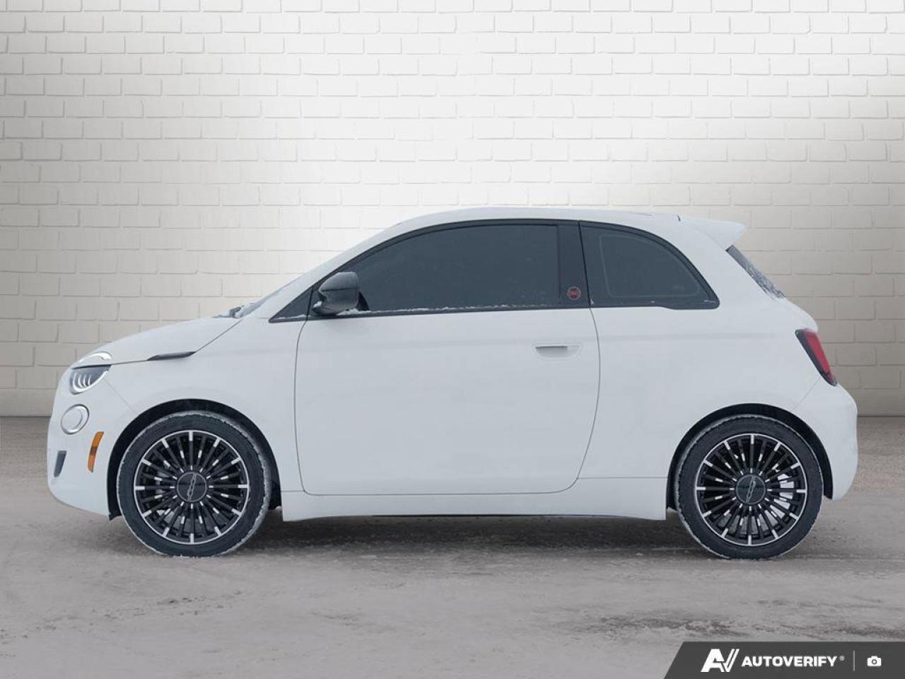 2025 Fiat 500E INSPI(RED)500E (RED), ELECTRIC, FWD, 4-PASSENGER, Photo2