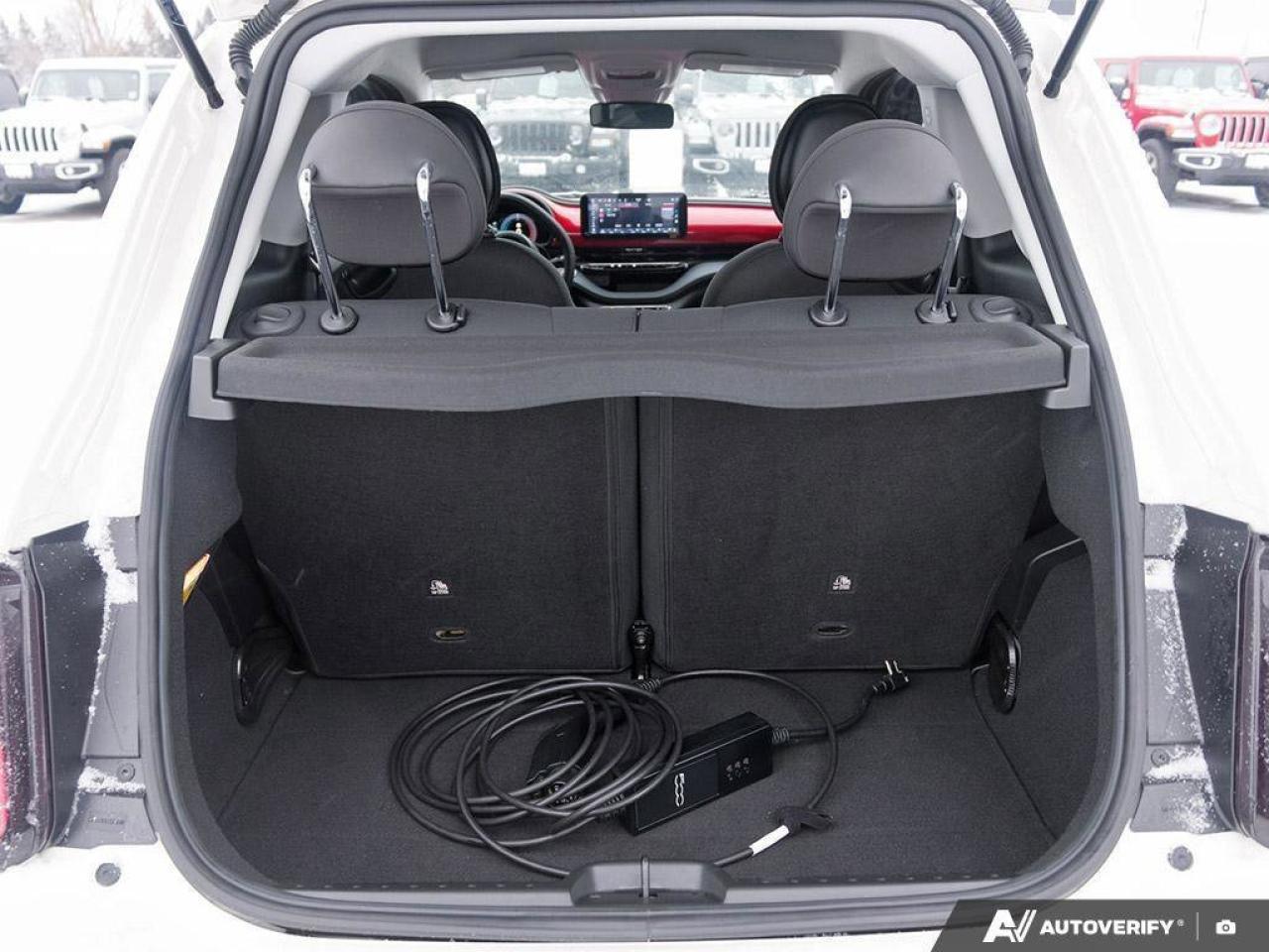 2025 Fiat 500E INSPI(RED)500E (RED), ELECTRIC, FWD, 4-PASSENGER, Photo