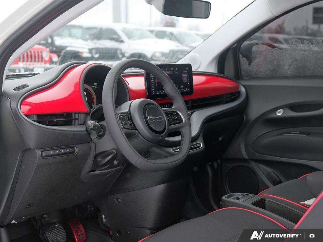 2025 Fiat 500E INSPI(RED)500E (RED), ELECTRIC, FWD, 4-PASSENGER, Photo