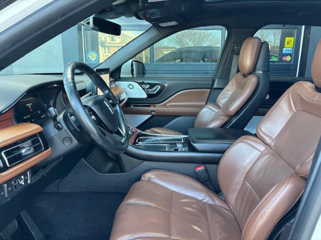 2022 Lincoln Aviator Reserve AWD, ACCIDENT FREE, NEW TIRES, ONE OWNER!! Photo