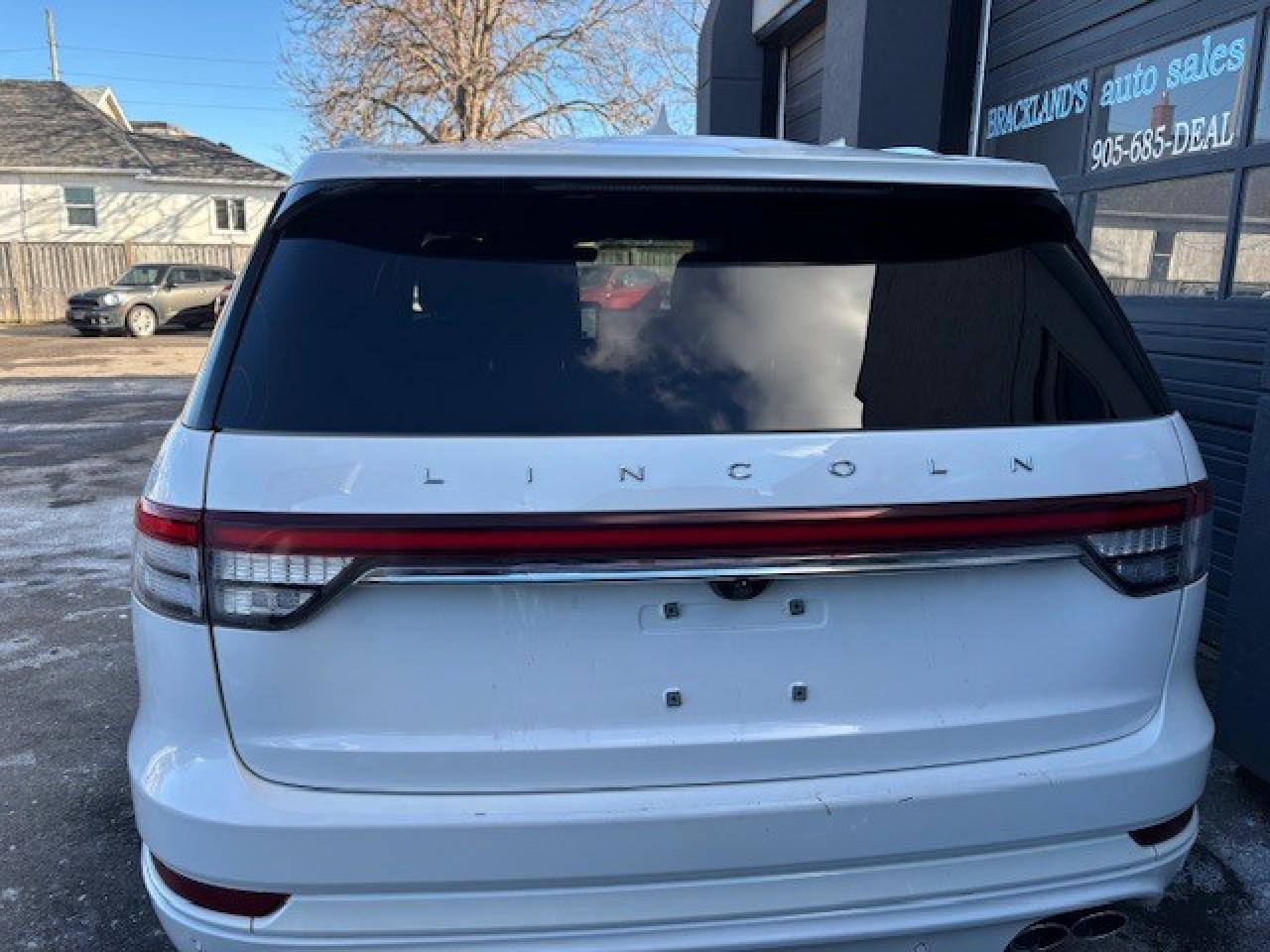 2022 Lincoln Aviator Reserve AWD, ACCIDENT FREE, NEW TIRES, ONE OWNER!! Photo