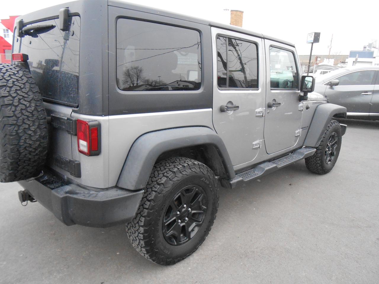 2017 Jeep WRANGLER UNLIMITED 4WD 4dr Willys Wheeler CERTIFIED PRICE Photo3