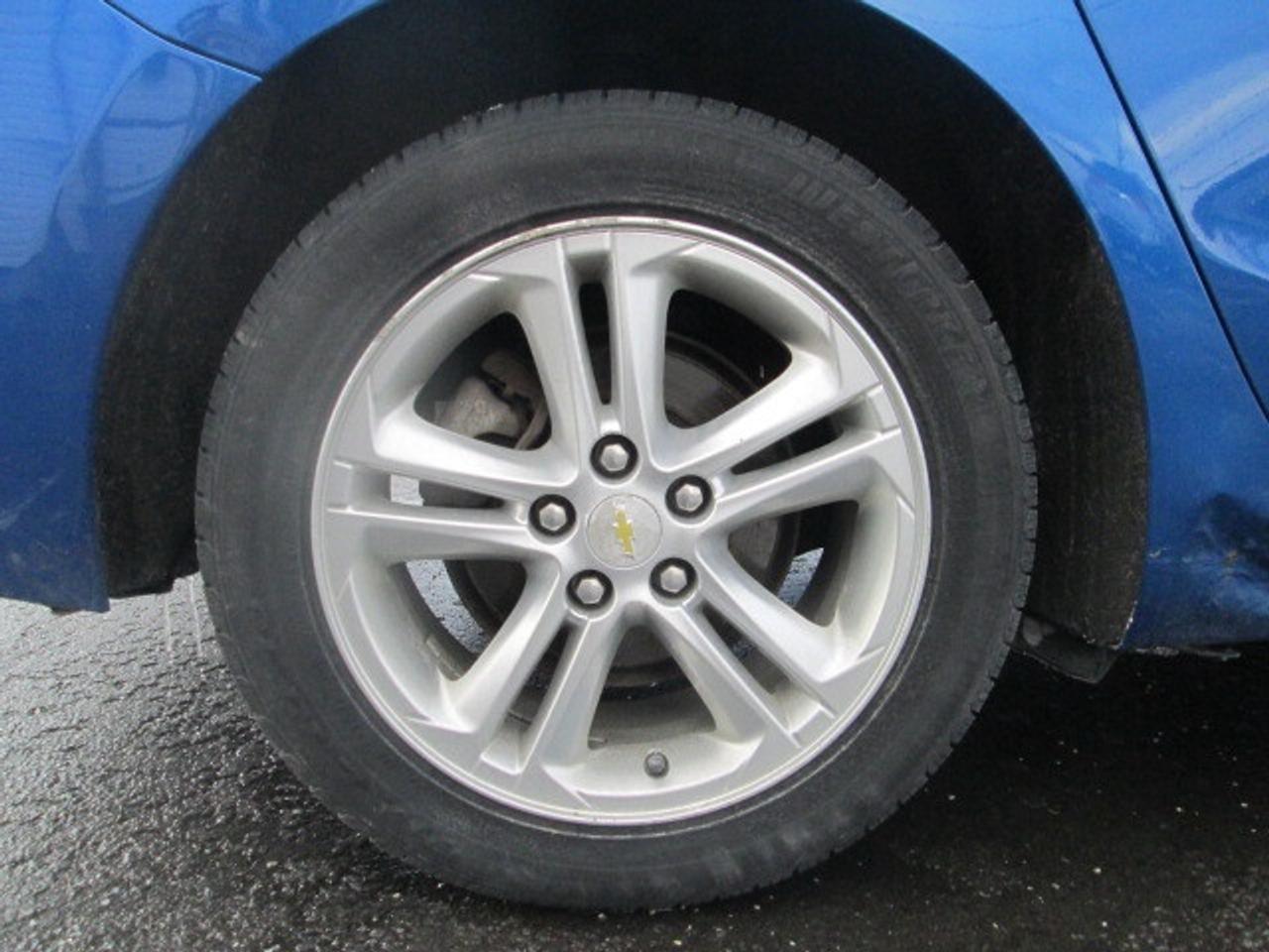 2017 Chevrolet Cruze 4dr Sdn 1.4L LT w-1SD, Local trade, Back Up Camera Photo3