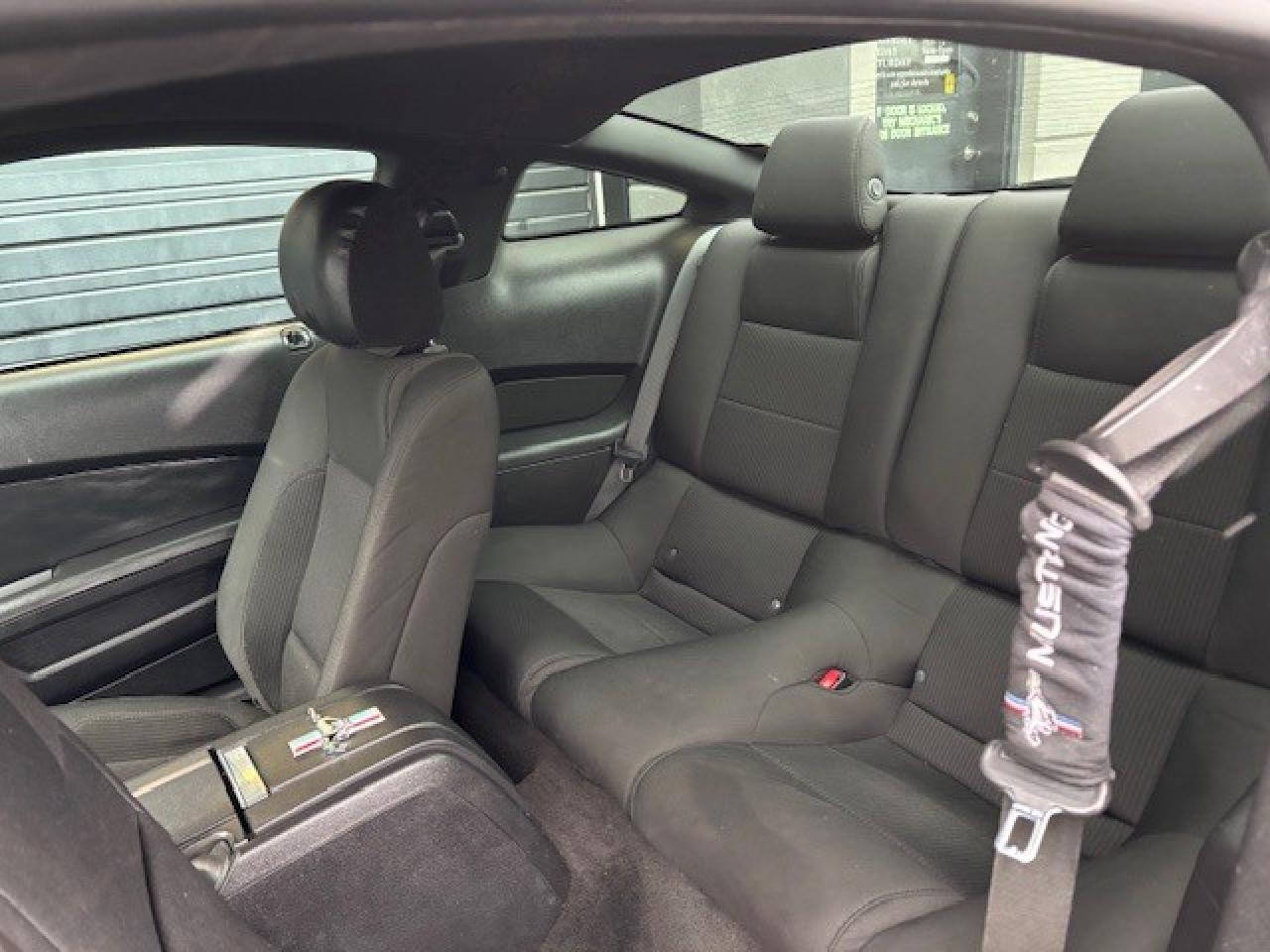 2012 Ford Mustang 2dr Cpe V6, AUTOMATIC, KEYLESS ENTRY, RUNS GREAT!! Photo3