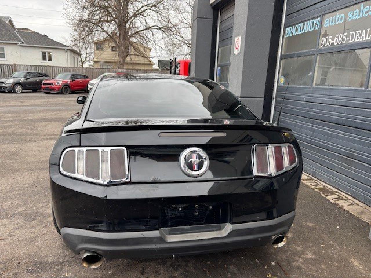 2012 Ford Mustang 2dr Cpe V6, AUTOMATIC, KEYLESS ENTRY, RUNS GREAT!! Photo