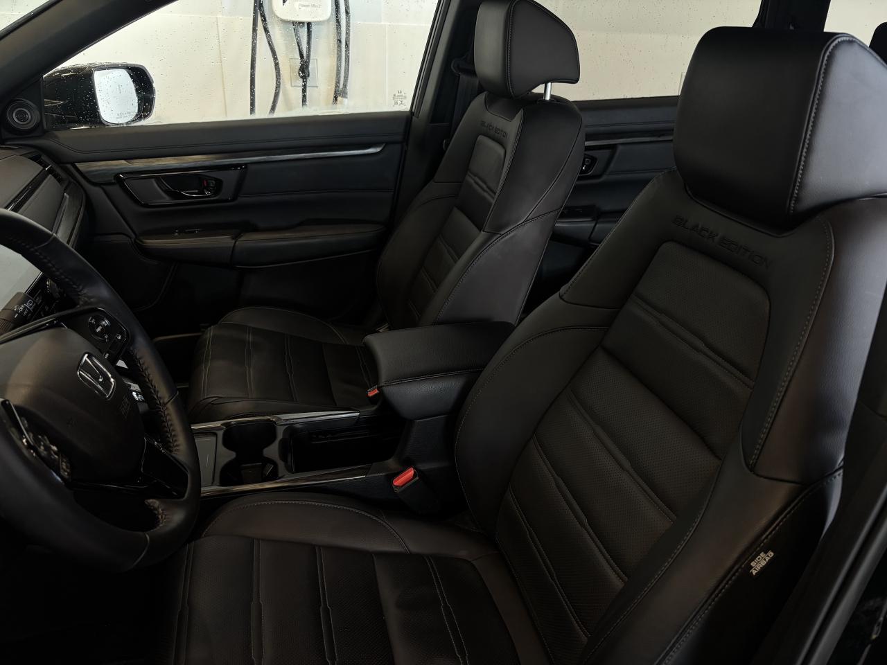 2022 Honda CR-V BLACK EDITION   ONE OWNER   NAVI   LEATHER   AWD! Photo