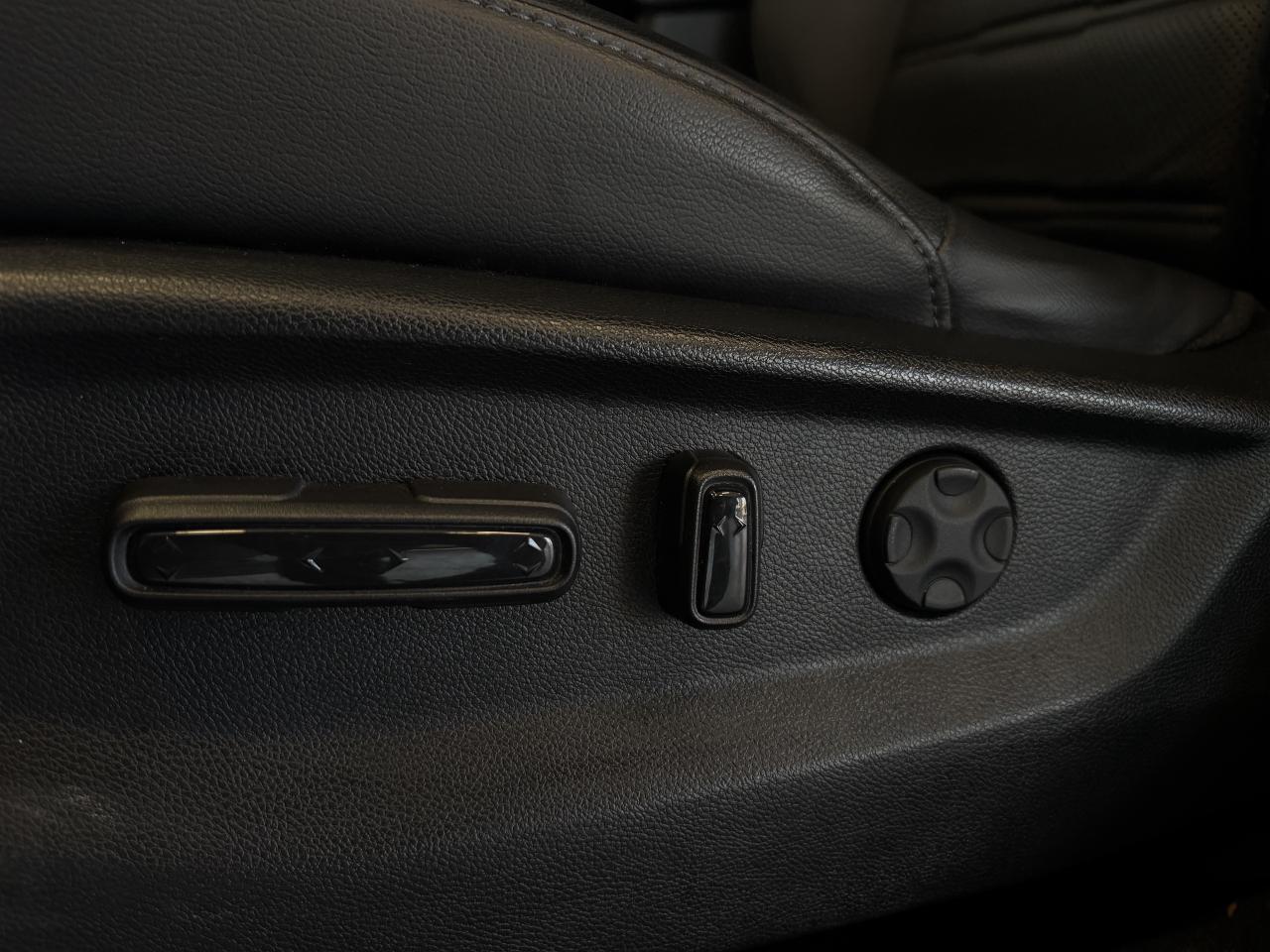 2022 Honda CR-V BLACK EDITION   ONE OWNER   NAVI   LEATHER   AWD! Photo