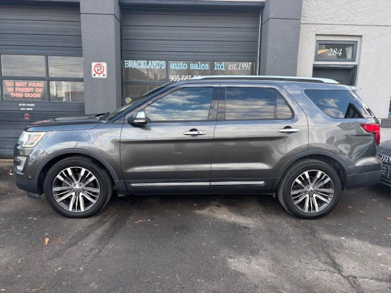 2017 Ford Explorer 4WD Platinum, ONE OWNER, NAVIGATION, PANO ROOF!! Photo