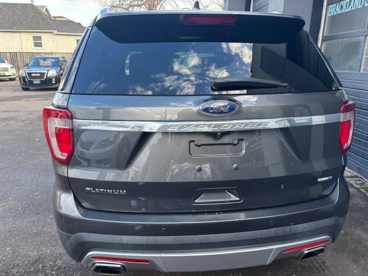 2017 Ford Explorer 4WD Platinum, ONE OWNER, NAVIGATION, PANO ROOF!! Photo
