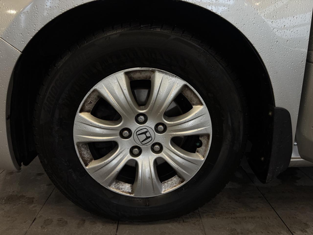 2009 Honda Odyssey EX  2 SETS OF TIRES/RIMS   SOLD ASIS  CLEAN CARFAX Photo