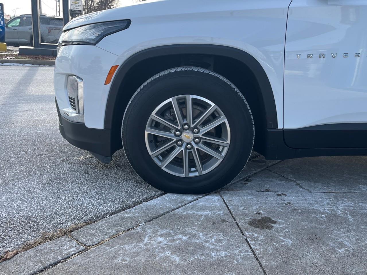 2023 Chevrolet Traverse Cloth w/1LT SPECIAL CPO RATE 3.99% OAC Photo