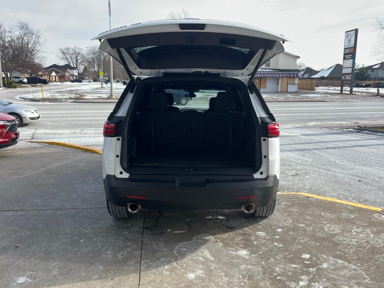 2023 Chevrolet Traverse Cloth w/1LT SPECIAL CPO RATE 3.99% OAC Photo