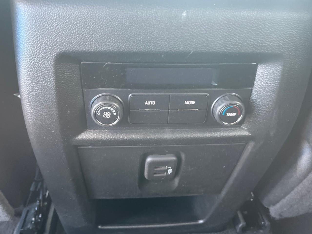 2023 Chevrolet Traverse Cloth w/1LT SPECIAL CPO RATE 3.99% OAC Photo