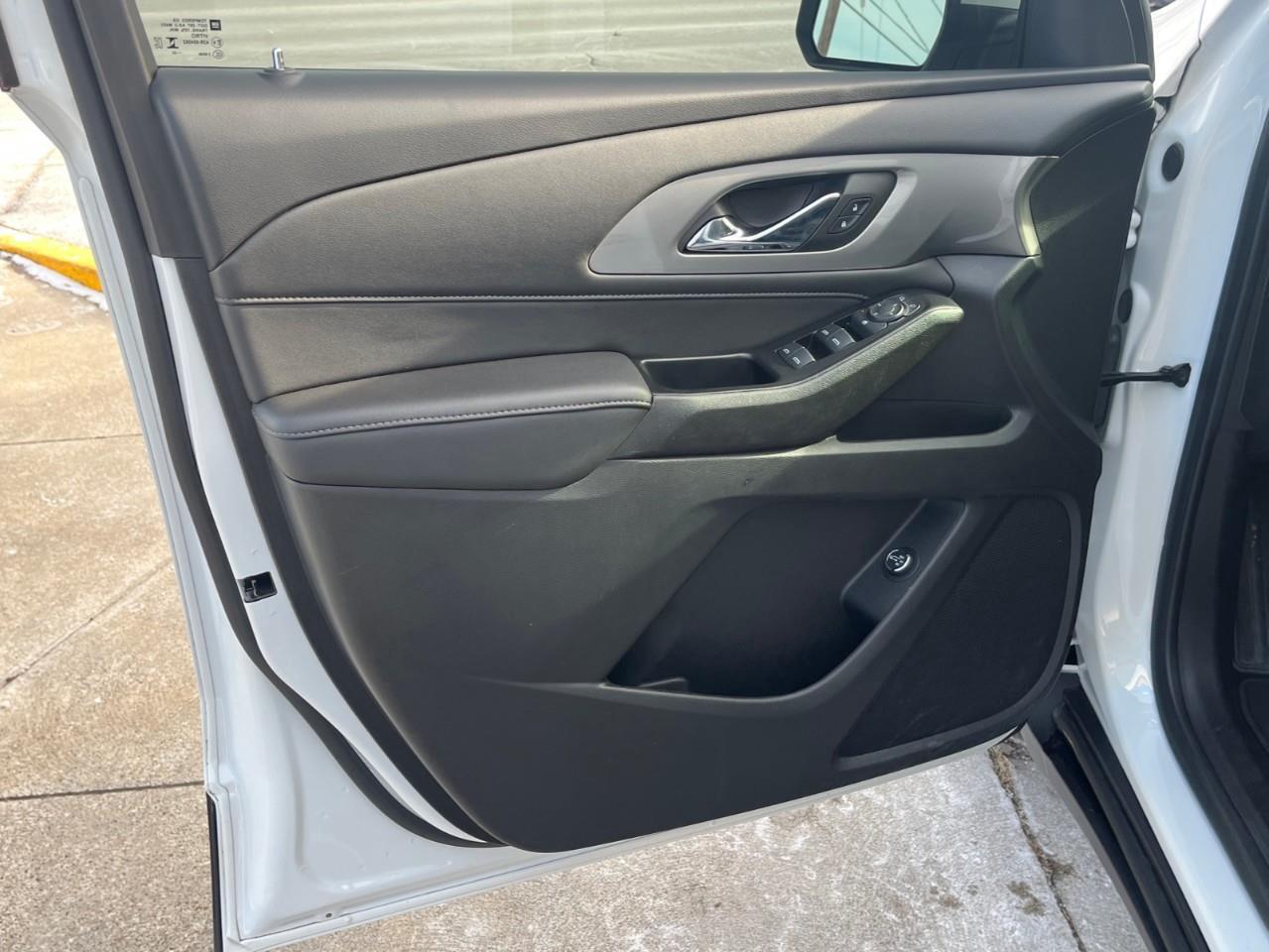 2023 Chevrolet Traverse Cloth w/1LT SPECIAL CPO RATE 3.99% OAC Photo