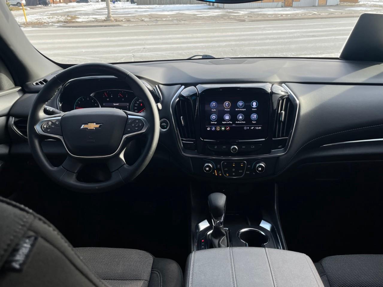 2023 Chevrolet Traverse Cloth w/1LT SPECIAL CPO RATE 3.99% OAC Photo