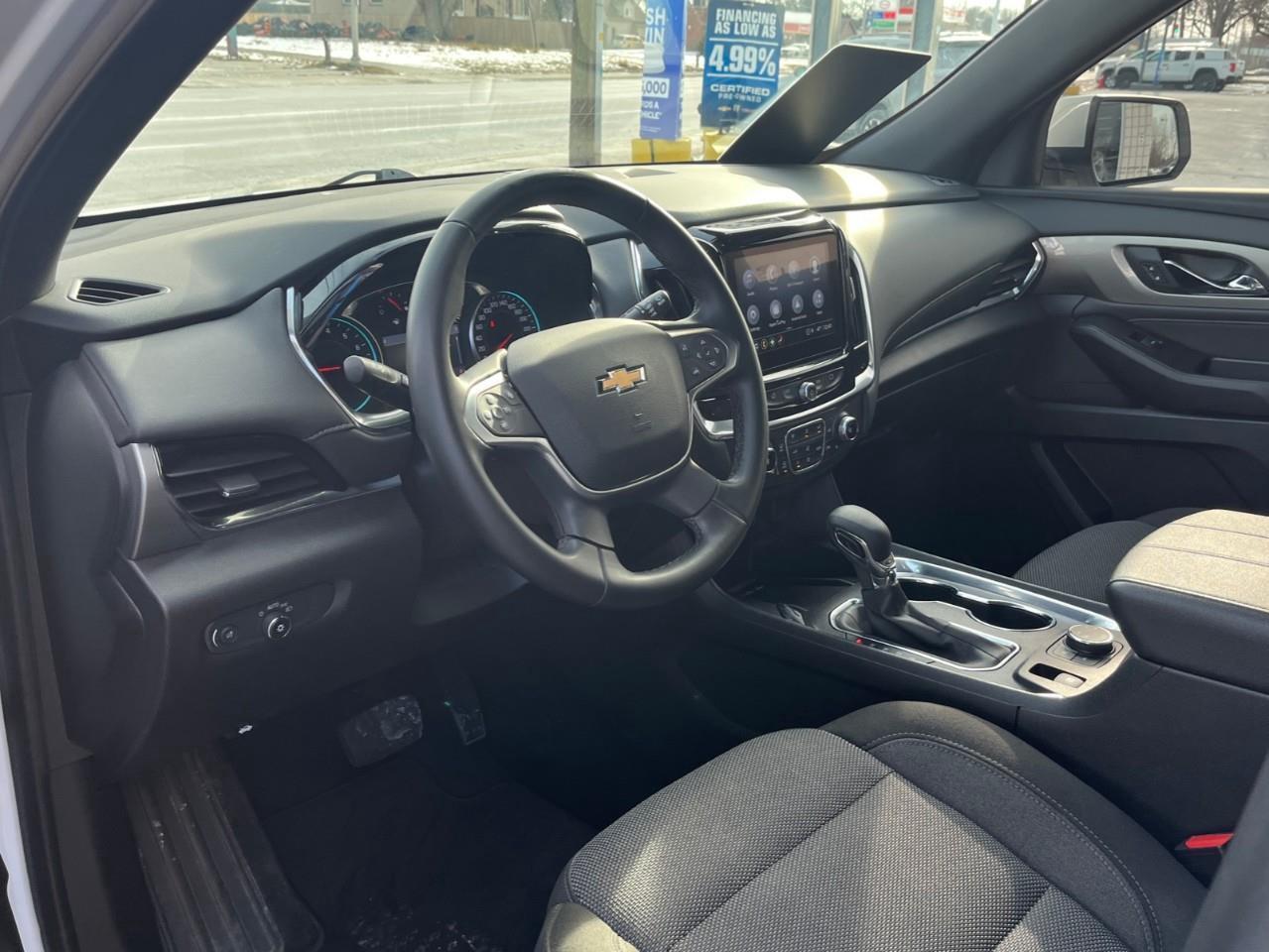 2023 Chevrolet Traverse Cloth w/1LT SPECIAL CPO RATE 3.99% OAC Photo