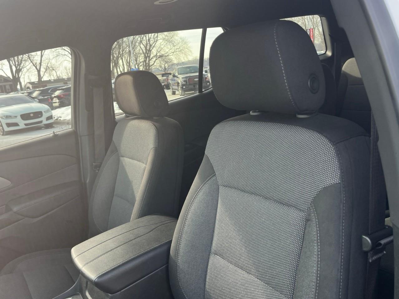 2023 Chevrolet Traverse Cloth w/1LT SPECIAL CPO RATE 3.99% OAC Photo