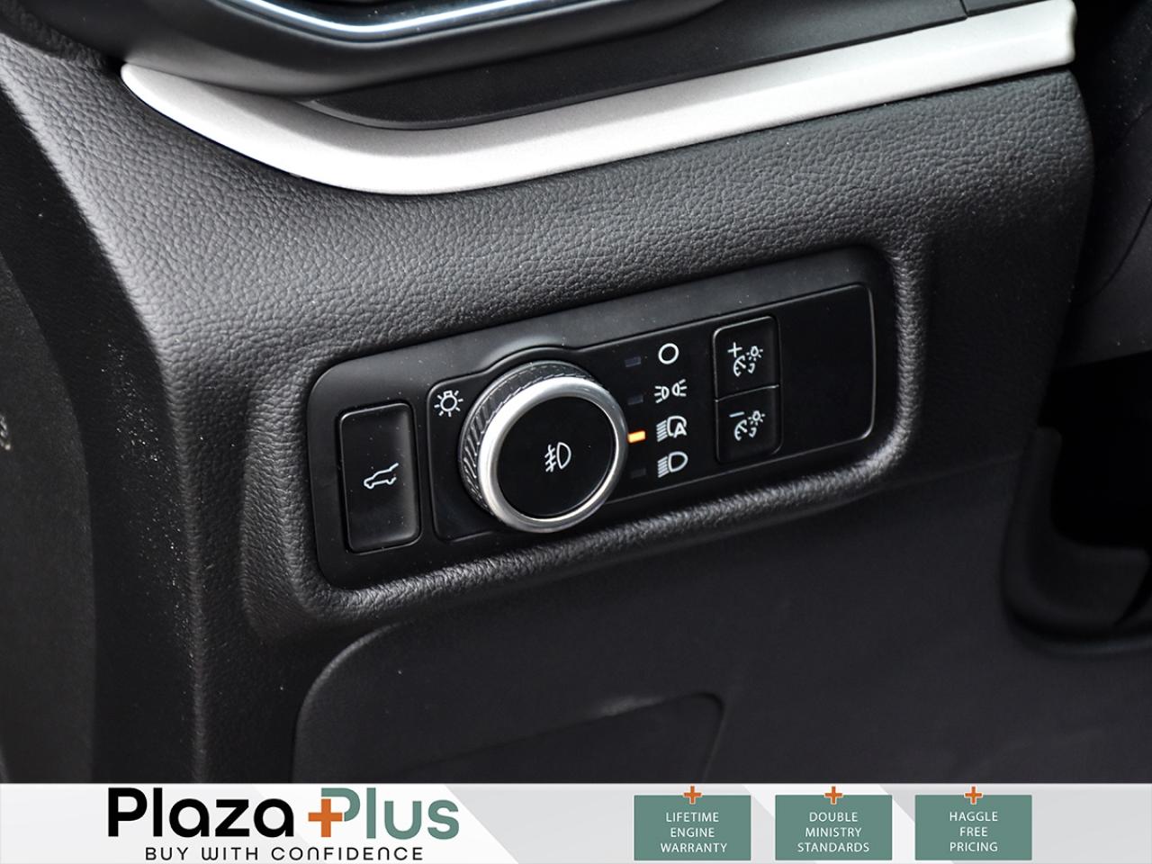 2023 Ford Explorer XLT One Owner l Clean Carfax l 3rd Row Seats / Photo