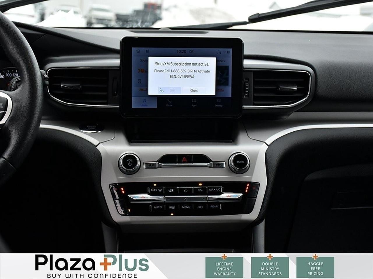 2023 Ford Explorer XLT One Owner l Clean Carfax l 3rd Row Seats / One Photo