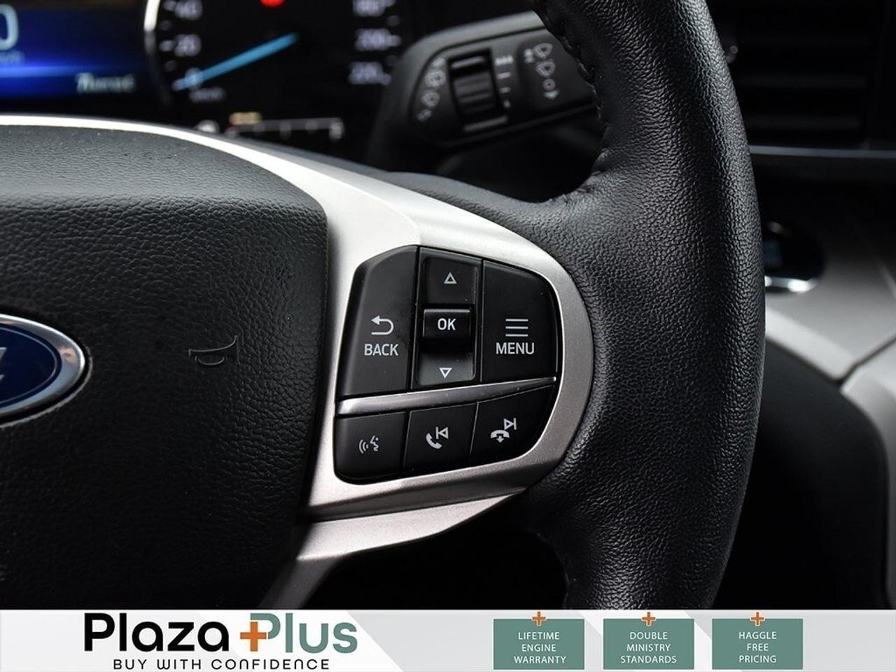 2023 Ford Explorer XLT One Owner l Clean Carfax l 3rd Row Seats / One Photo