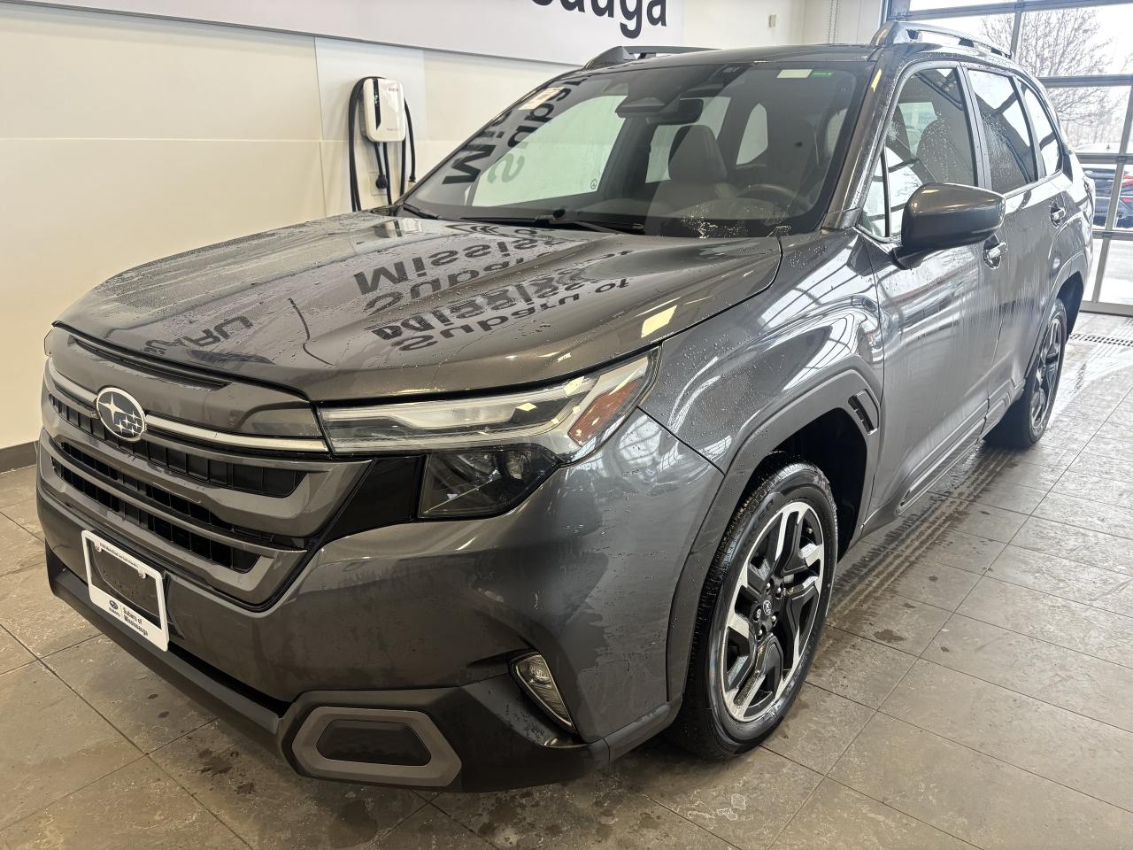 2025 Subaru Forester LIMITED   1 OWNER   NAVIGATION   SUNROOF   LEATHER Photo2