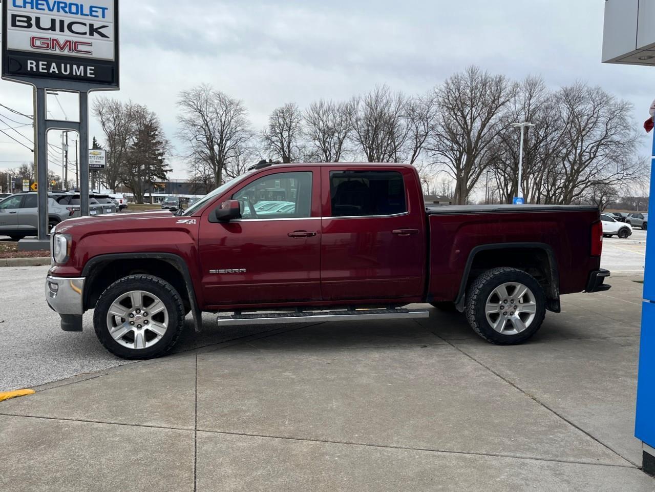 2017 GMC Sierra 1500 SLE CLEAN LOCAL TRADE Photo