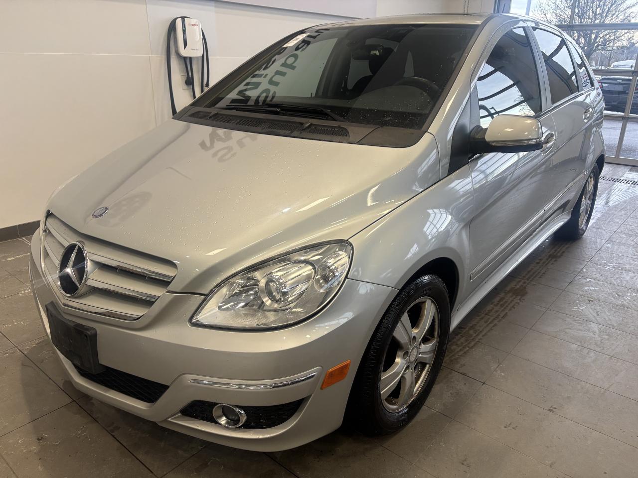 2010 Mercedes-Benz B-Class LOW KM CLEAN CARFAX 2 SETS OF TIRES/RIMS SOLD ASIS Photo2