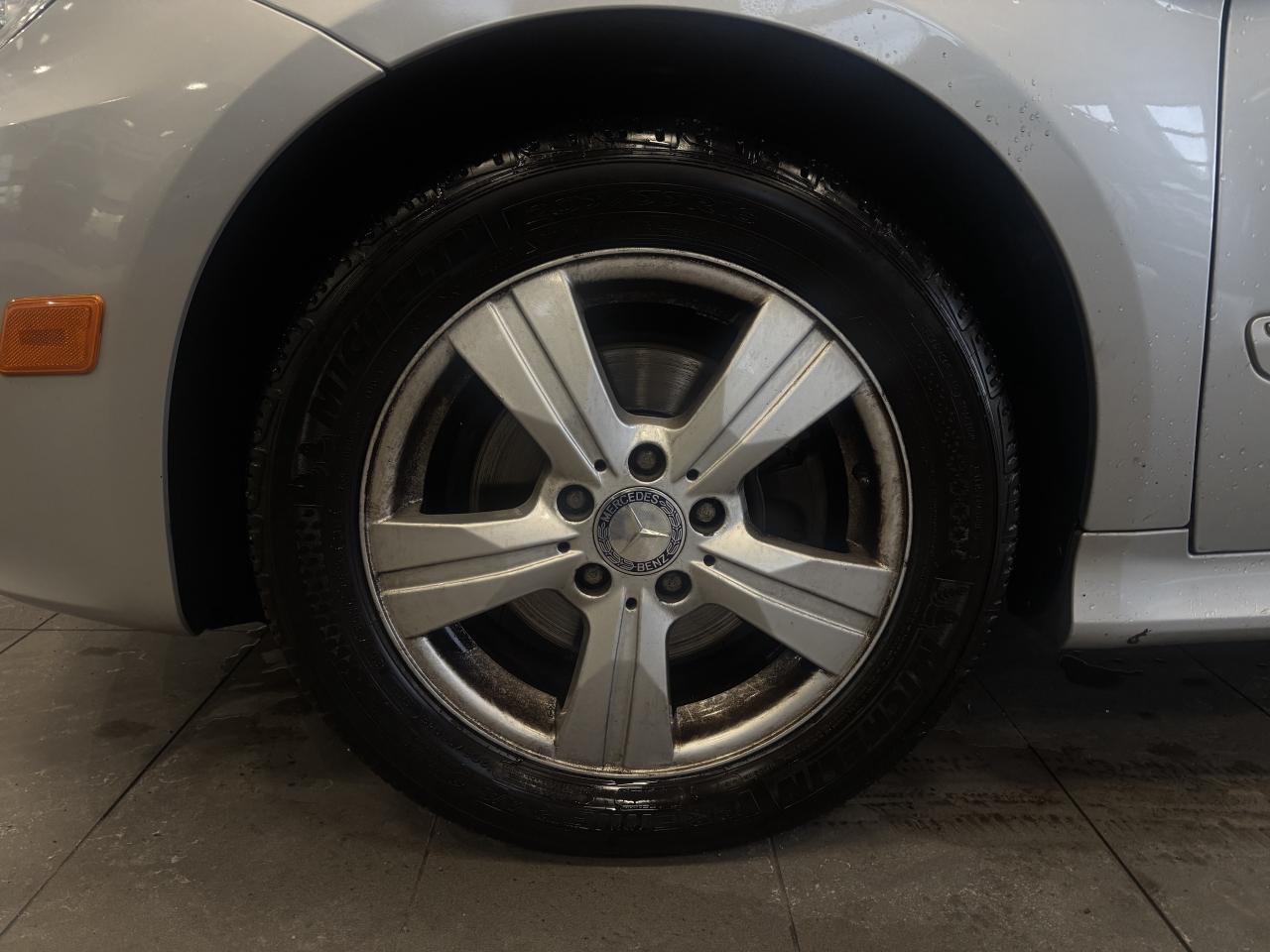 2010 Mercedes-Benz B-Class LOW KM CLEAN CARFAX 2 SETS OF TIRES/RIMS SOLD ASIS Photo