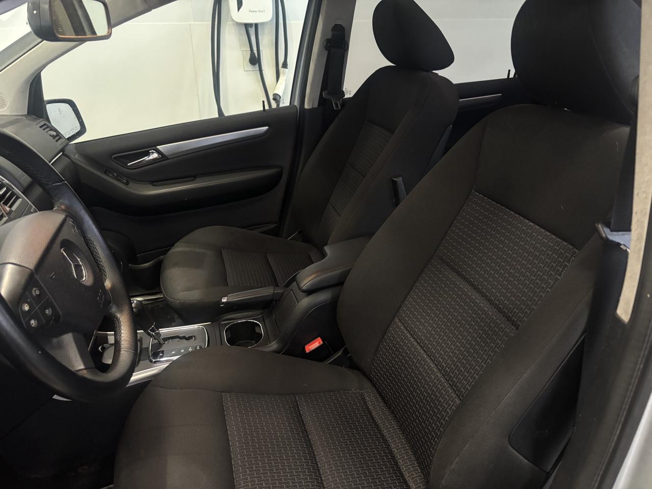 2010 Mercedes-Benz B-Class LOW KM CLEAN CARFAX 2 SETS OF TIRES/RIMS SOLD ASIS Photo