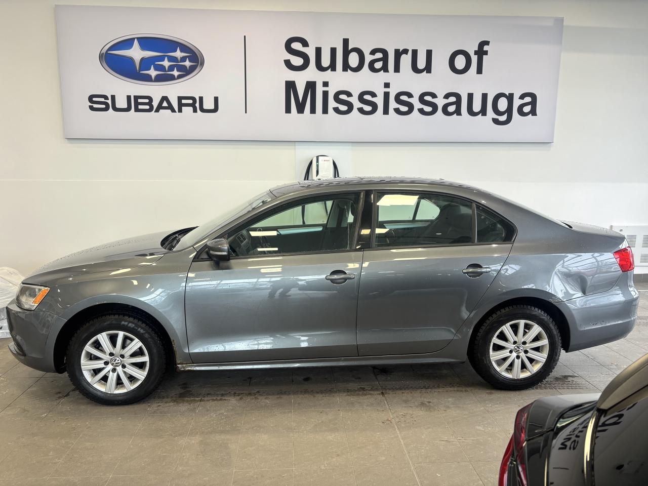 2013 Volkswagen Jetta Sedan COMFORTLINE   2 SETS OF TIRES (ONLY)   SOLD ASIS! Photo