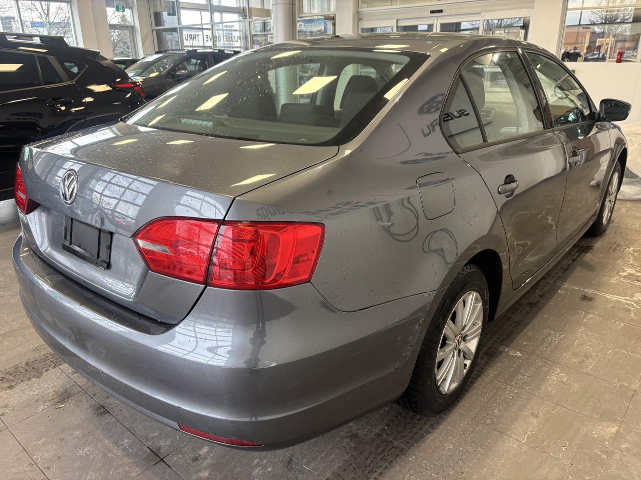 2013 Volkswagen Jetta Sedan COMFORTLINE   2 SETS OF TIRES (ONLY)   SOLD ASIS! Photo