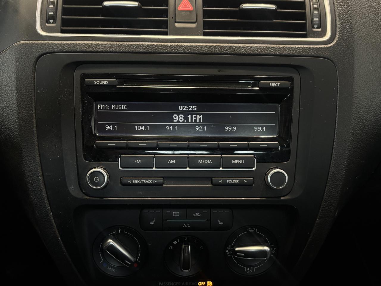 2013 Volkswagen Jetta Sedan COMFORTLINE   2 SETS OF TIRES (ONLY)   SOLD ASIS! Photo