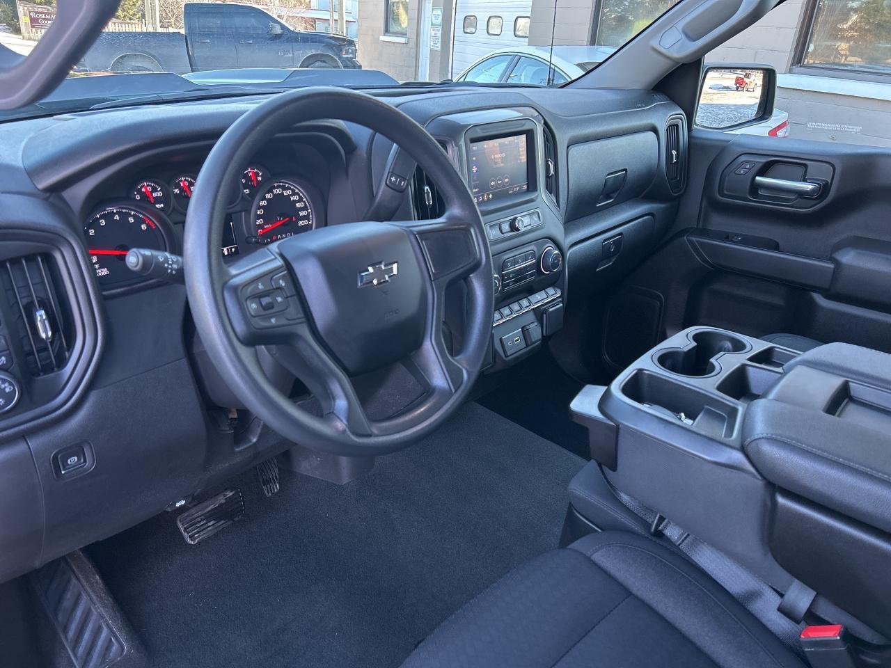 2022 Chevrolet Silverado 1500 Custom Trail Boss 5.3L/4X4  CALL PICTON 46K KM'S Photo