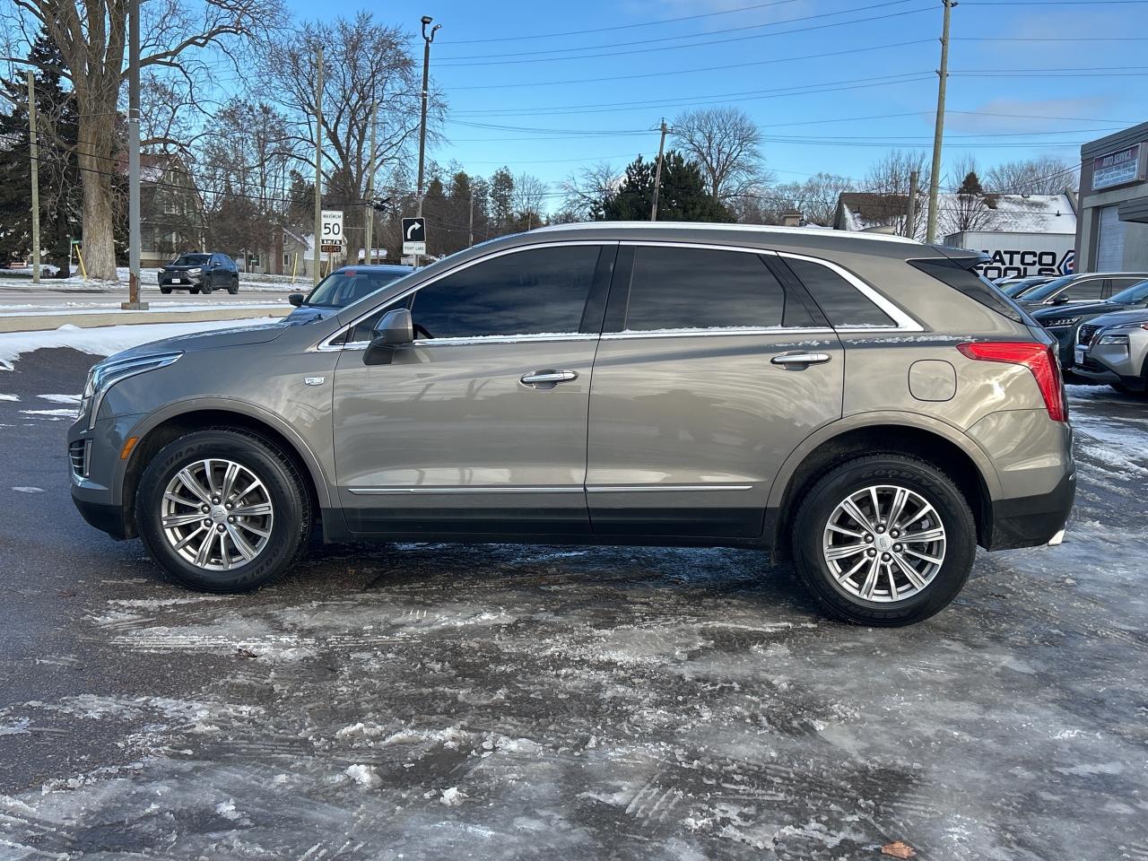 2017 Cadillac XT5 Luxury AWD/REMOTE START/PWR LIFT GATE CALL PICTON Photo