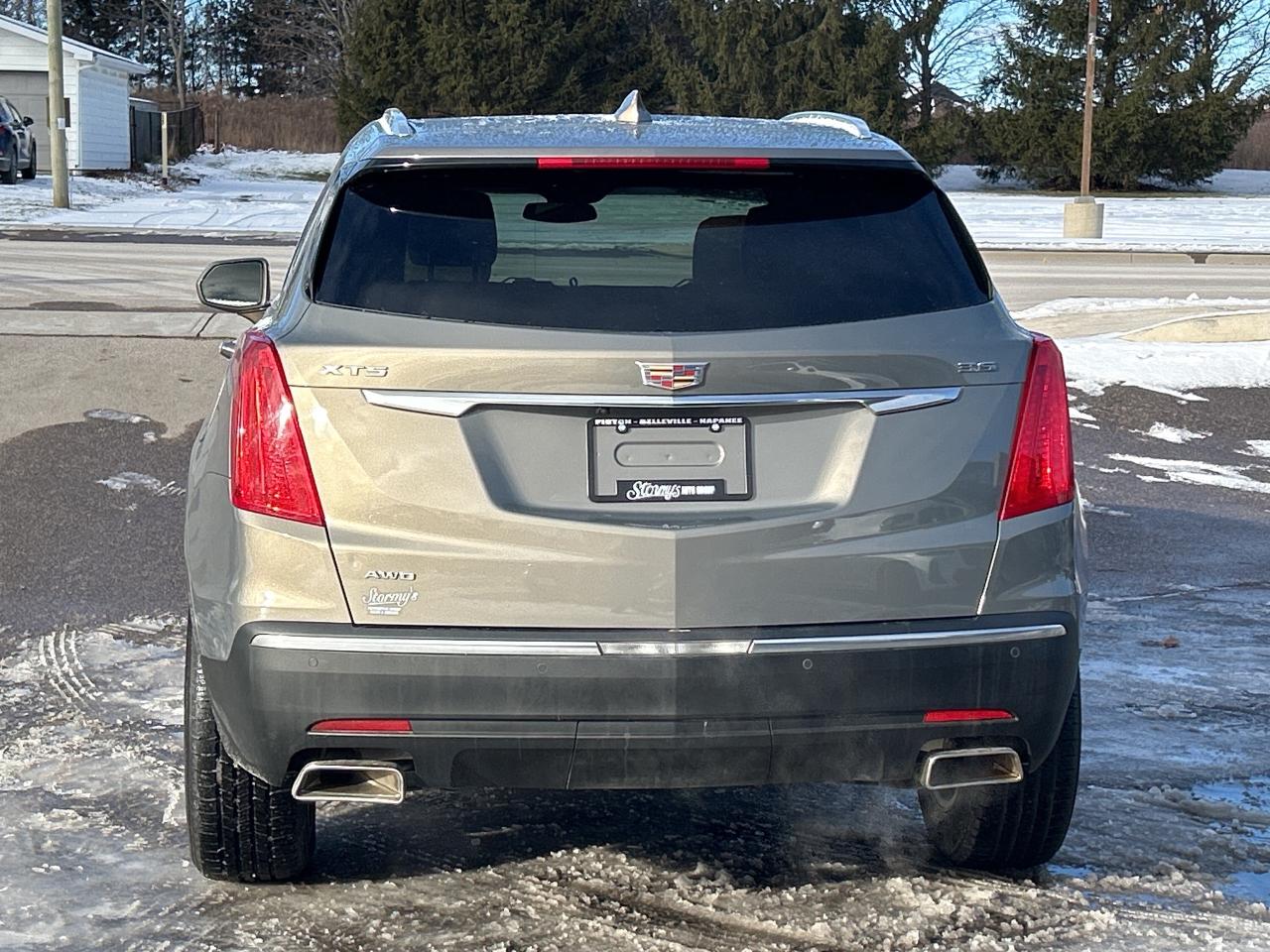 2017 Cadillac XT5 Luxury AWD/REMOTE START/PWR LIFT GATE CALL PICTON Photo3